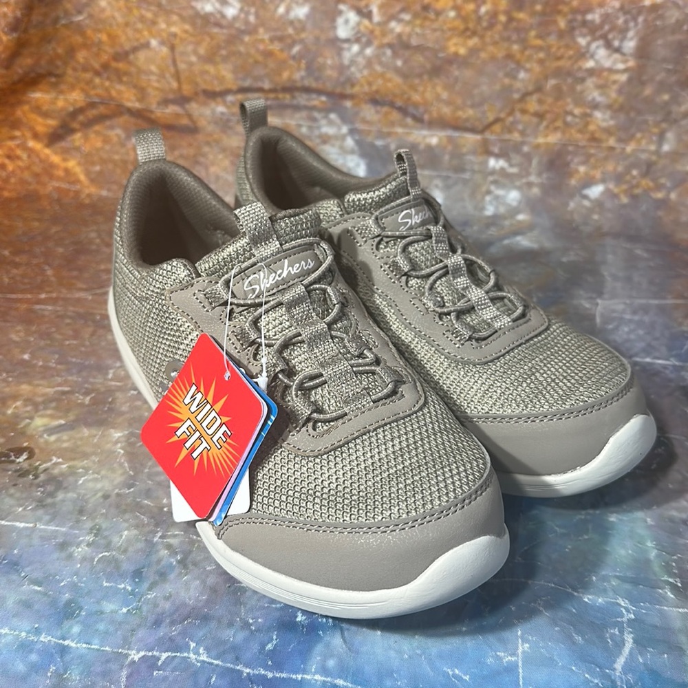 Skechers Women’s Shoes Lifestyle MODERN COMFORT-ARYA-TALK IT Size 6 New Tags